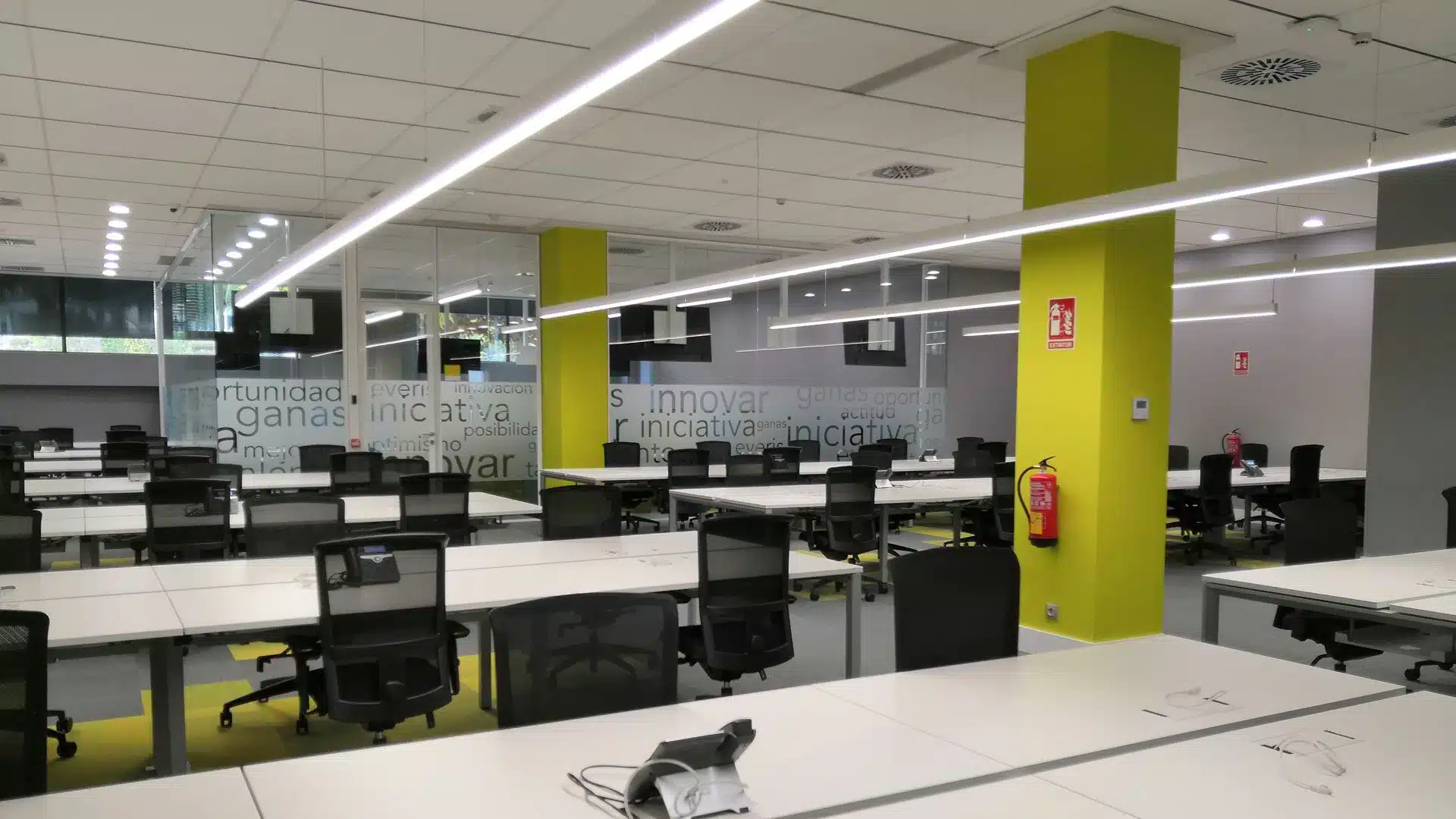 17011_fuster-arqutiectos-everis-oficinas-interiorismo-ingenieria.jpg